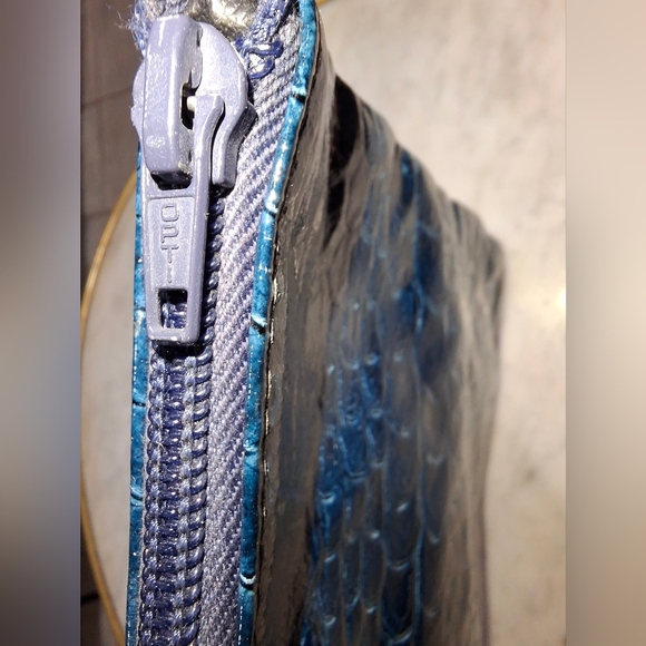 Italian Embosed "Croc" Leather Clutch - Picture 5 of 8